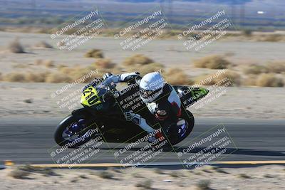 media/Jan-10-2025-CVMA Friday Practice (Fri) [[489e0da257]]/Group 4 and Trackday/Session 2 (Turn 4 Inside)/